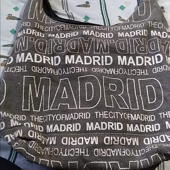 Robin Ruth - Picture 2 of 2